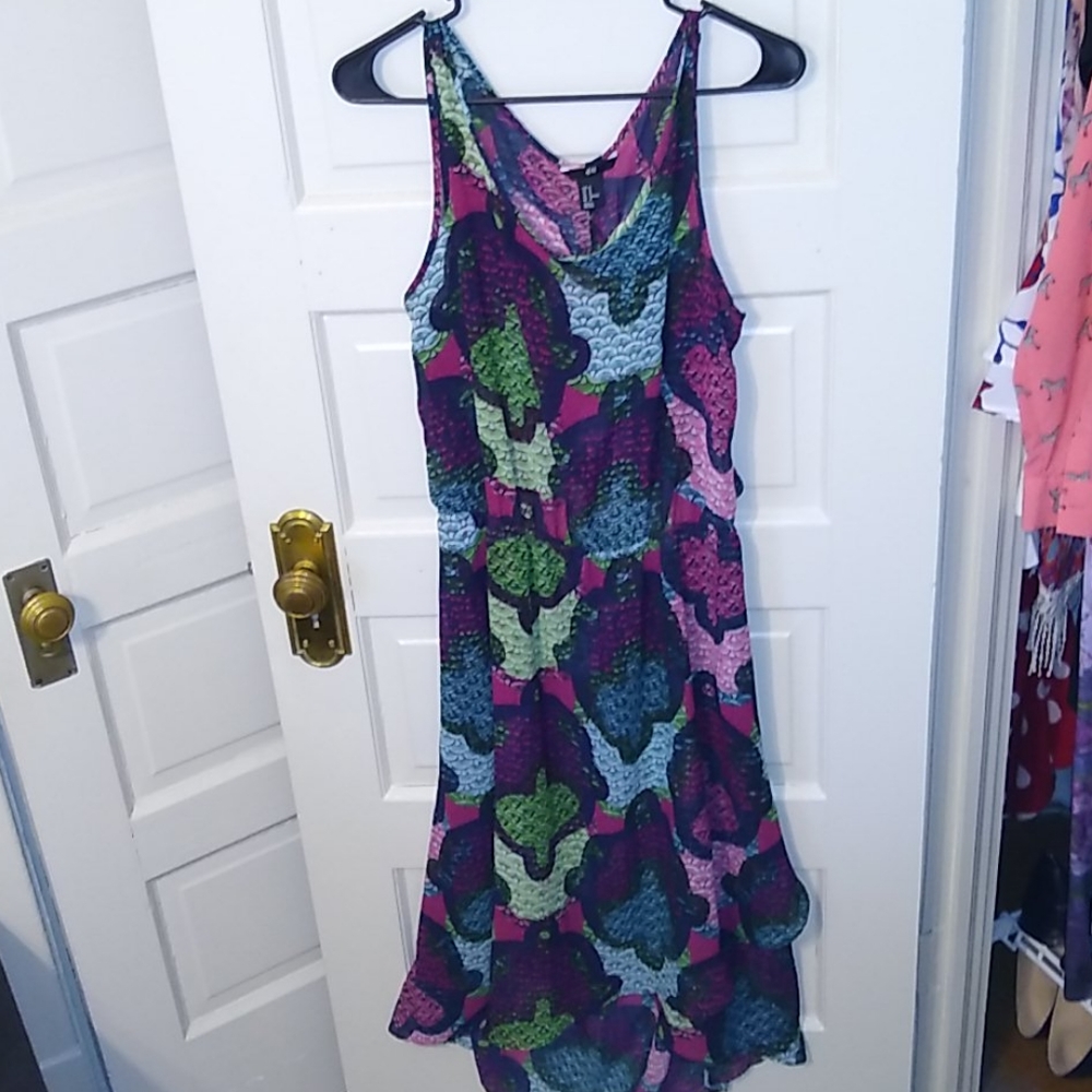 EUC lightweight faux wrap Hi-Lo dress